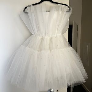 Untamed Petals Arlington Pearl Mini